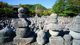 京都 化野念仏寺数千体の仏像を祀る幽玄の美